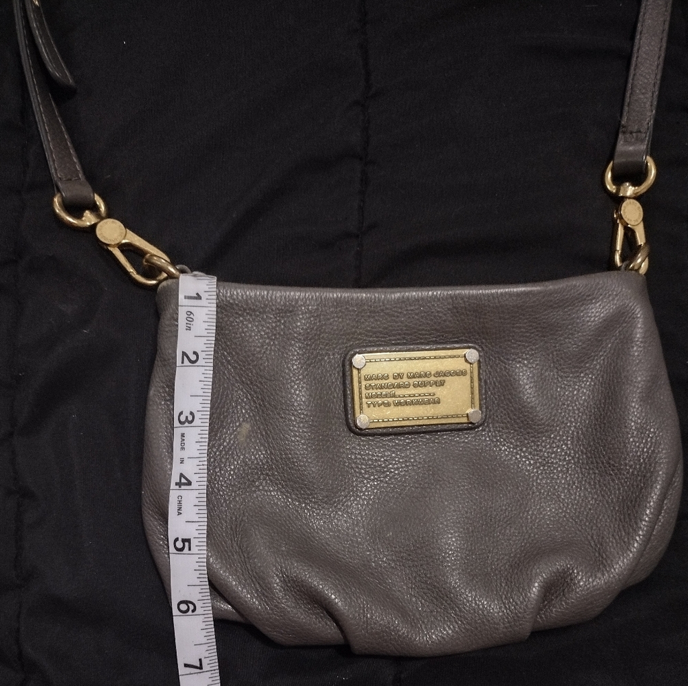 MARC JACOBS CROSSBODY AUTHENTIC PURSE
